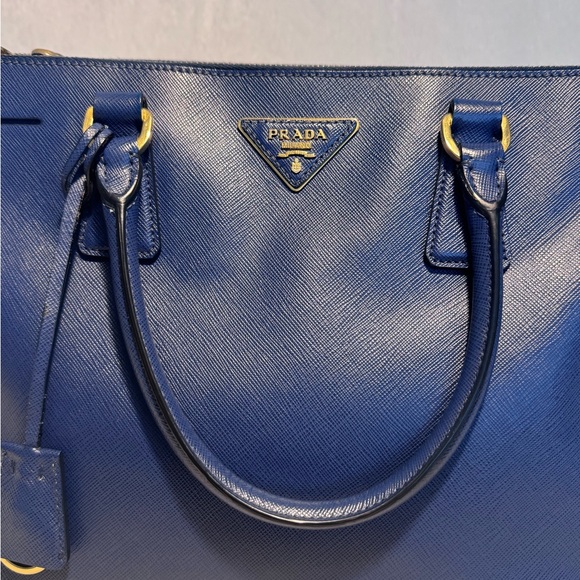 Prada Galleria in Royal Blue Saffiano Leather - Picture 4 of 16